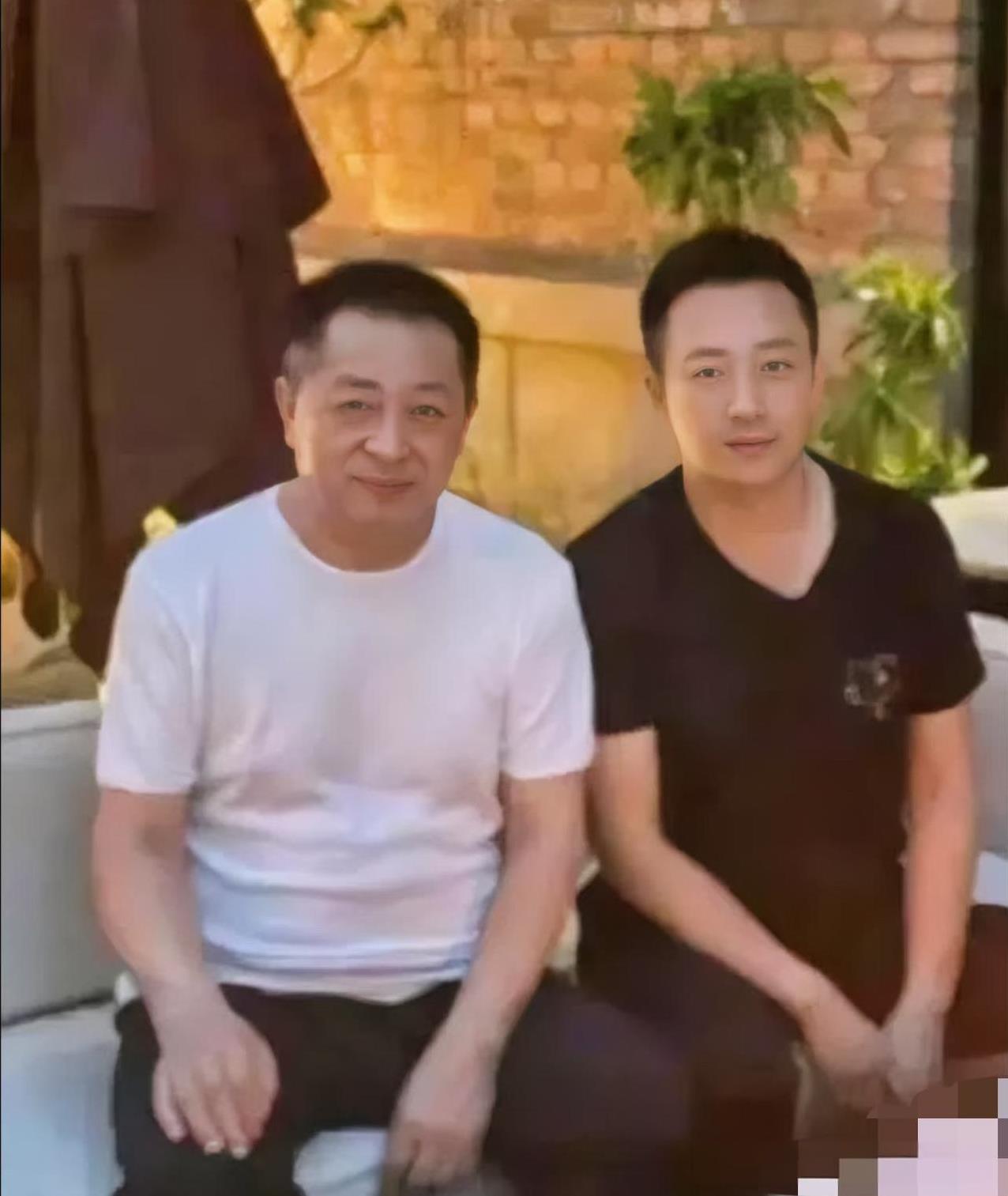 谁能想得到啊昨天张兰直播榜一竟然是他！今天一大早，看见有网友晒出张兰昨天直播的