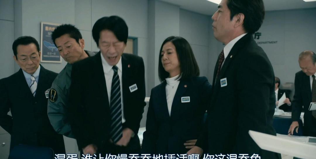 世界上最让人感到恶心的关系一定是同事关系，千万不要觉得会有其它例外，就算你遇到一