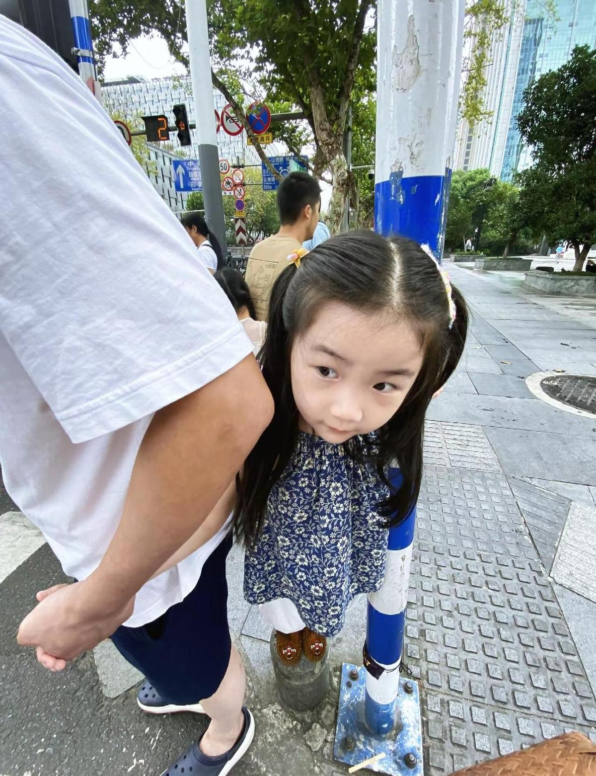 拍了1200张，却看着它们褪色。独生女的妈妈们正陷入一场集体焦虑。最新数据显