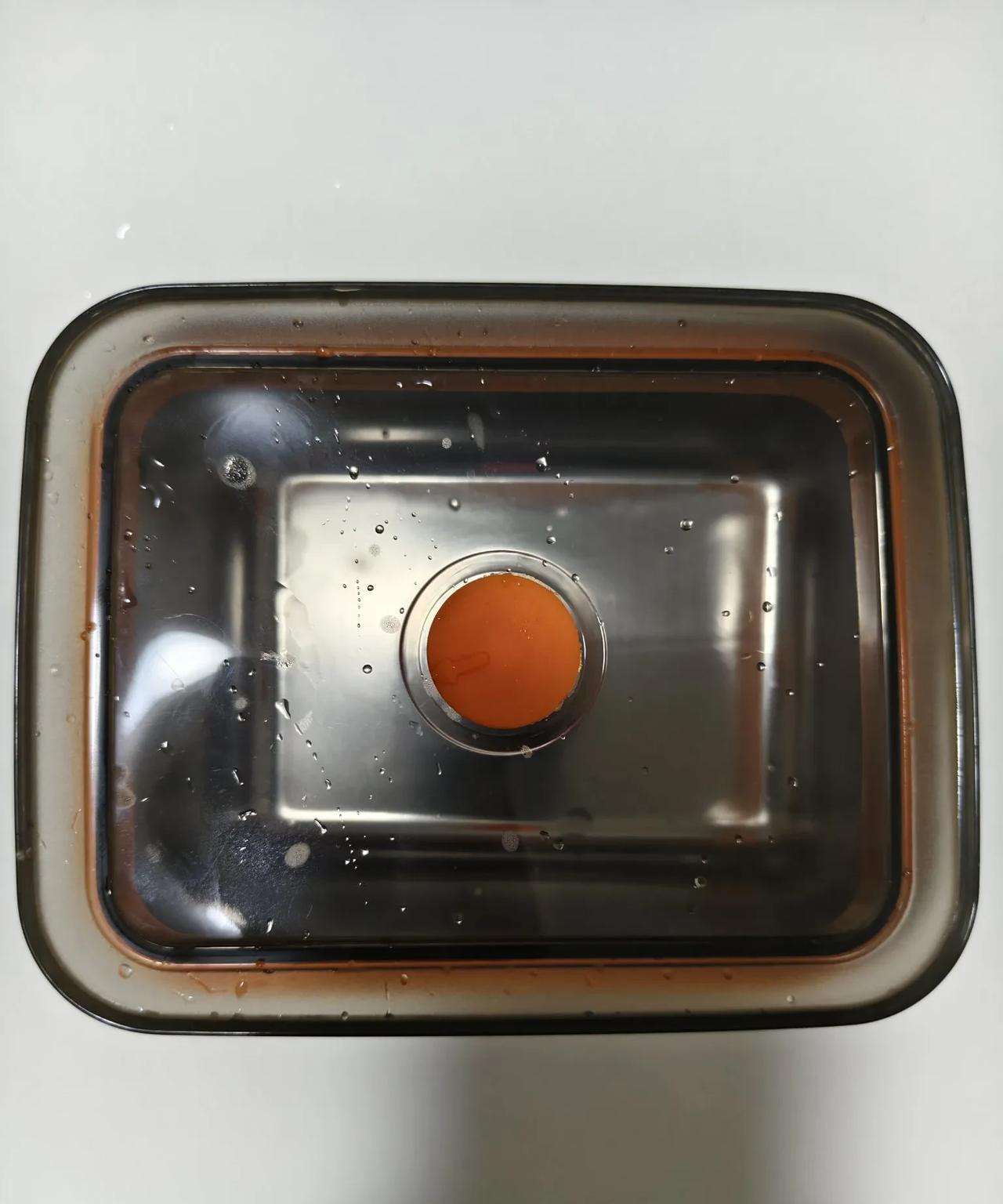 哎，我今天做了一回马大哈。前几天在网上薅羊毛买了一个不锈钢的饭盒，天天期盼着它的