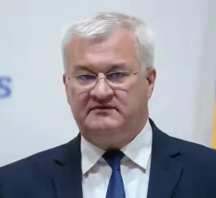 北溪管道你们炸了，你们开心得很，现在别人炸你能源，结果你却要大家众筹，让你感受下