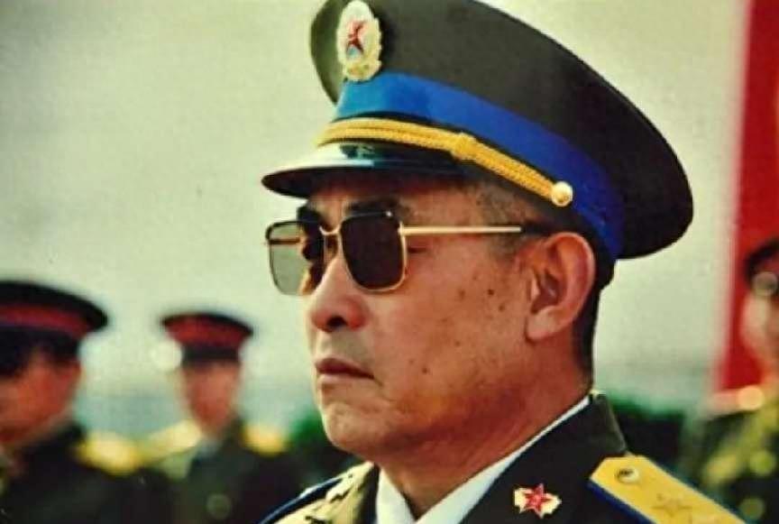 侯书军为何在成都军区任空军首任司令，62岁晋升中将，91年事故后被罢免职务？1