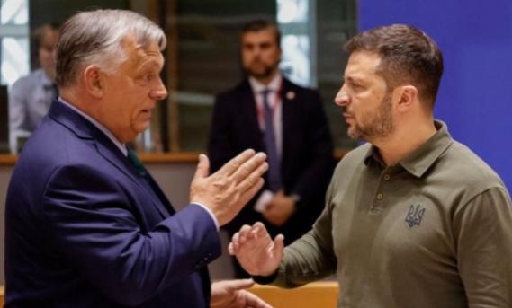 一名乌克兰情报官员逃到了匈牙利，爆出内幕：从2025年11月开始，泽林斯基每周给