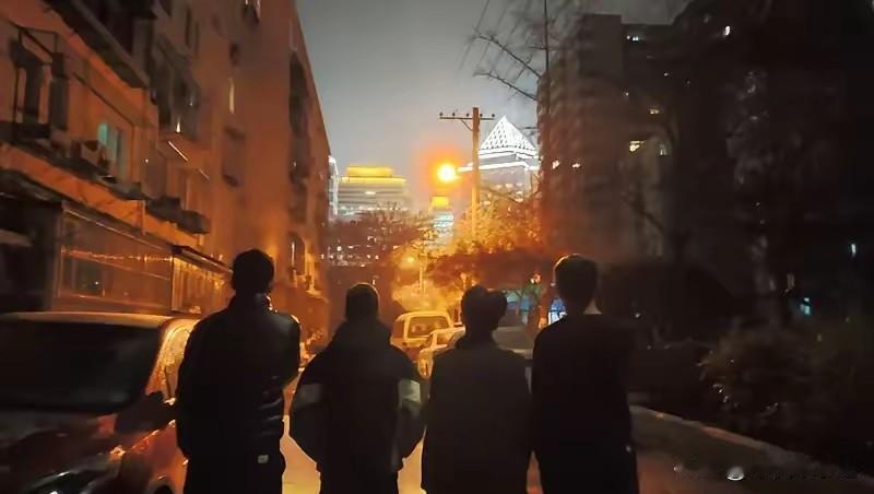 我帮弟弟还了5年房贷，我去北京出差想住一晚，他说不方便，我立刻停了他的房贷。前阵
