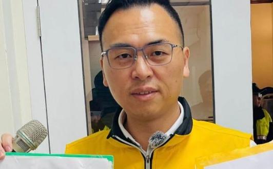今日下午，台湾新党副秘书长游智彬等人，在1点多时现身国民党声援主张“3800亿＋