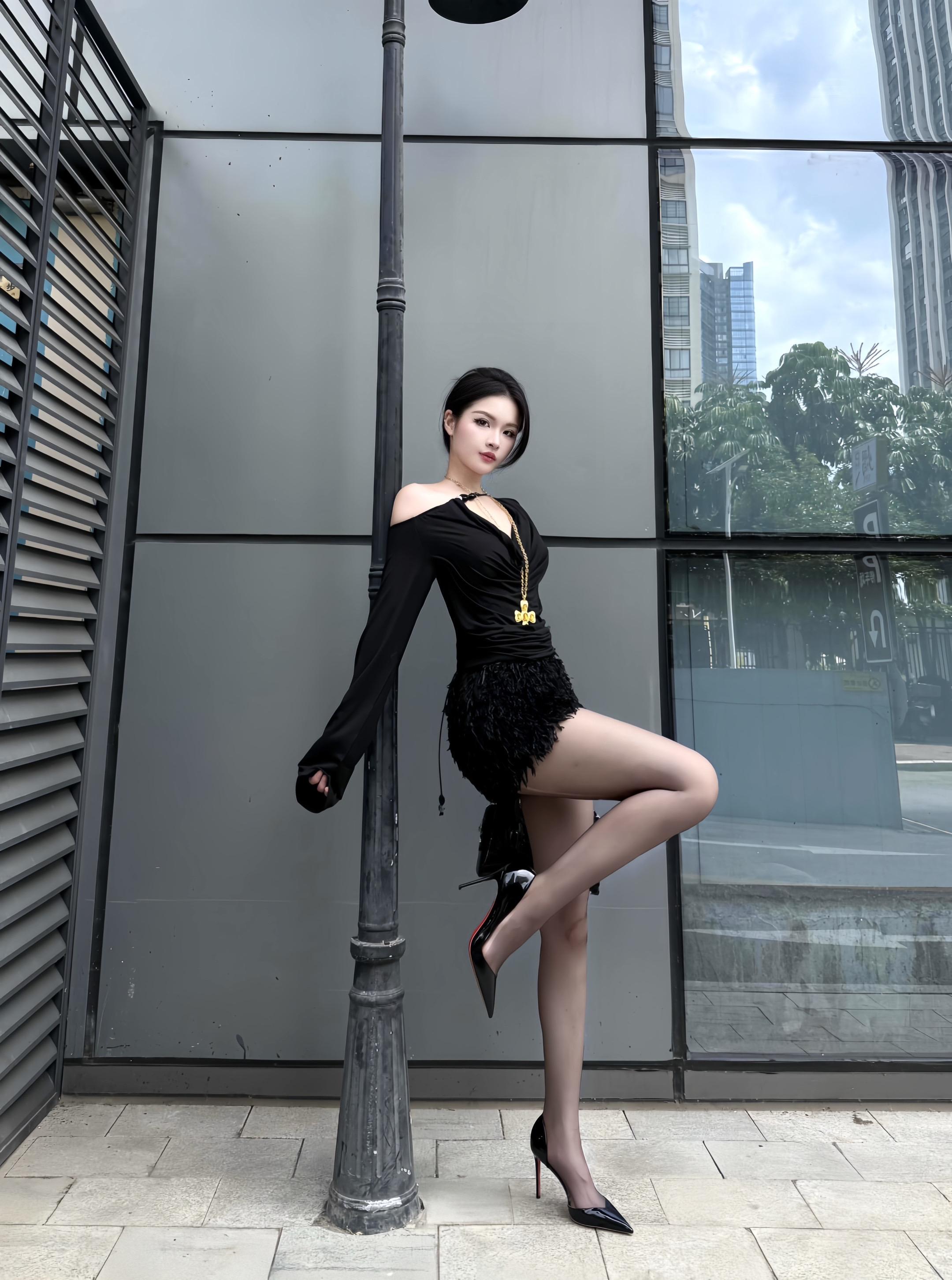 权威的玉 叫主。