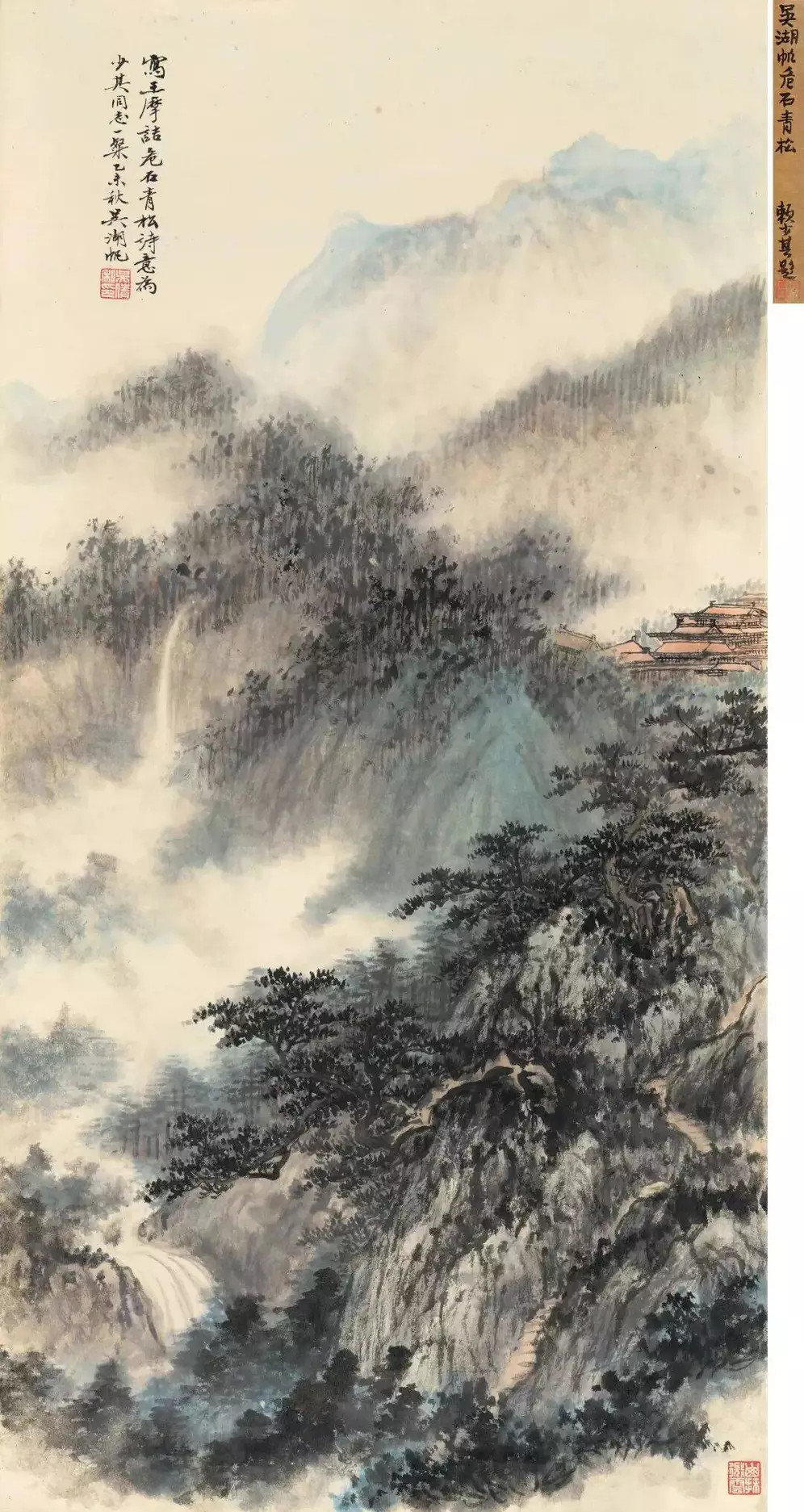 吴湖帆《危石青松》设色纸本79×40cm。画面层层密密，有条不紊，严谨而挺秀