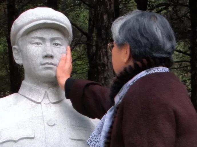 “岸英啊，这是我最后一次来看你了，我老了，以后没机会了”，2006年，已