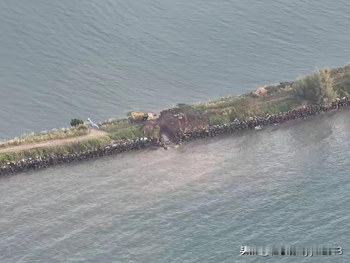 2025年12月21日泰柬边境谈判刚结束，柬埔寨下午4点就开着挖掘机冲向班哈莱克