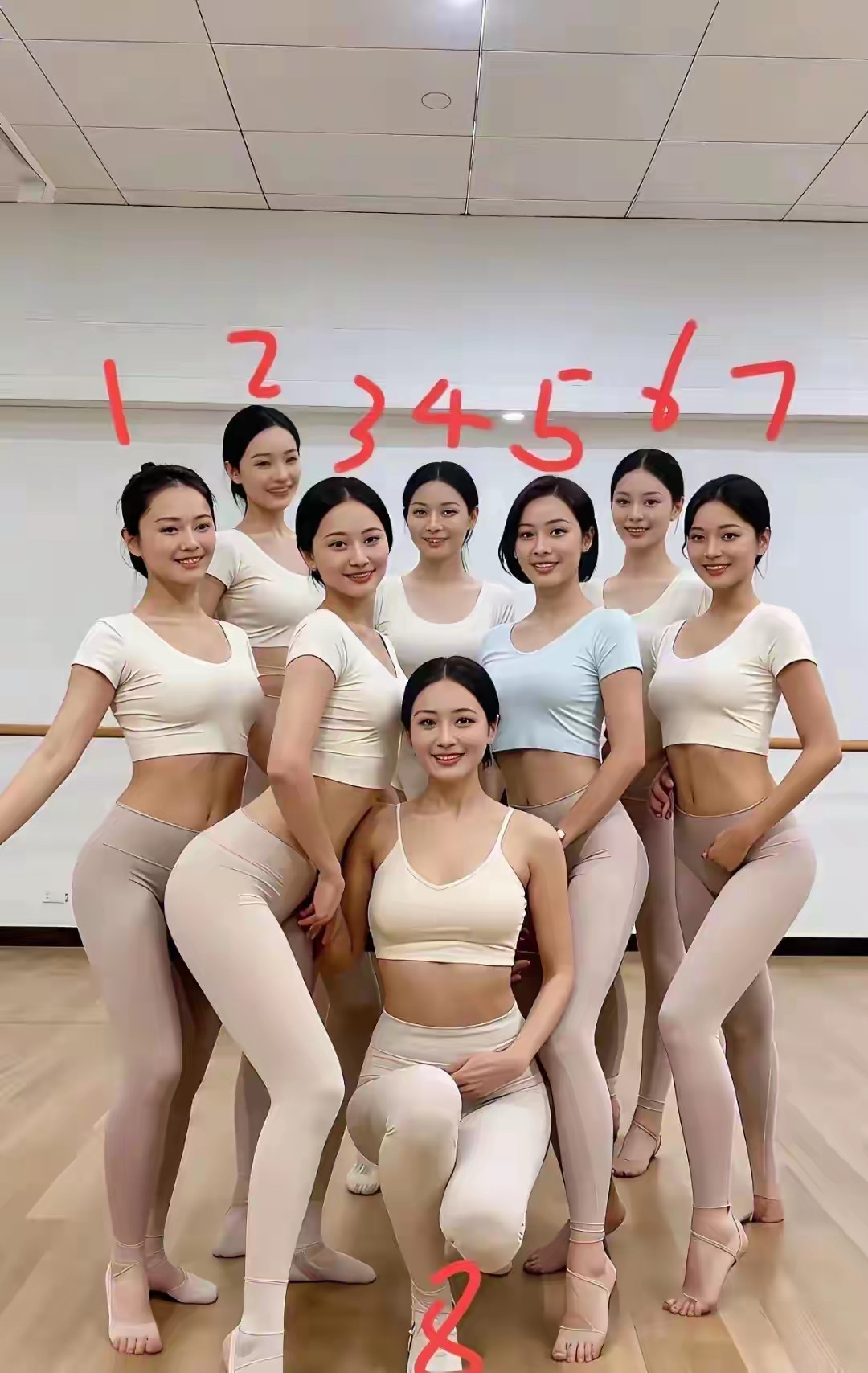 选一个当你老婆，你选谁？我选二号
