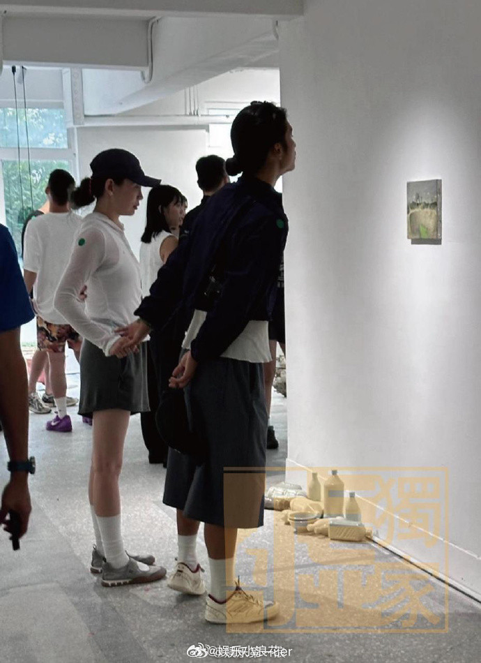 魏如萱与小21岁男生恋爱魏如萱方称没有隐藏28日，被曝插足女网红与Lan恋情后
