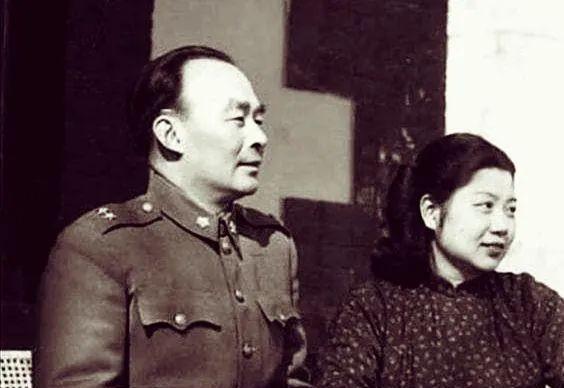 1949年12月24日，蒋介石得知胡宗南抛弃部下跑到三亚后，气得发抖，让顾祝同带