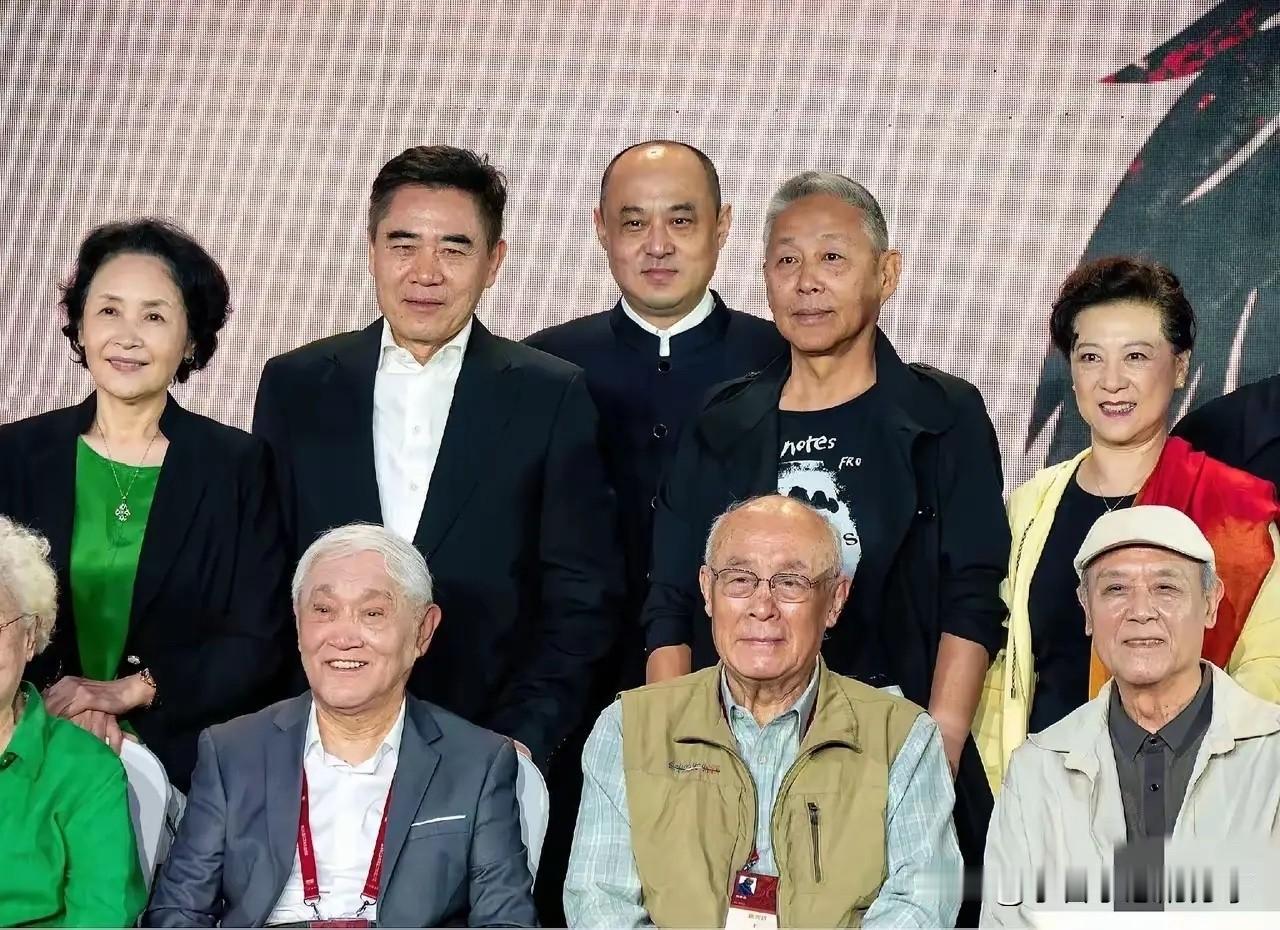 如果能够全部认出这8位老戏骨的人，说明你的眼睛太毒辣了，早年看了不少的电视剧吧。