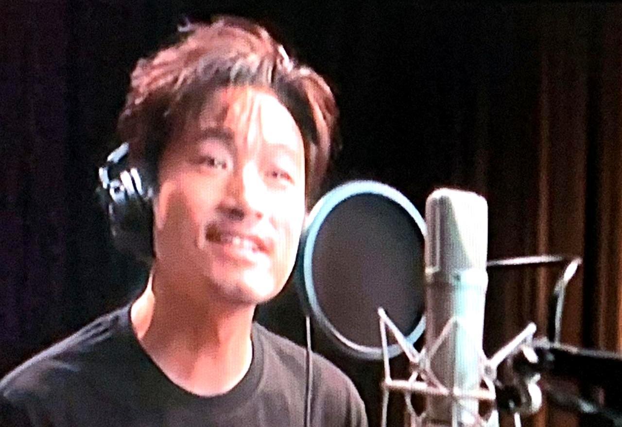 她笑着拍完最后一场雨戏，16天后，人没了。朱媛媛把止痛泵缝进戏服，零下5℃