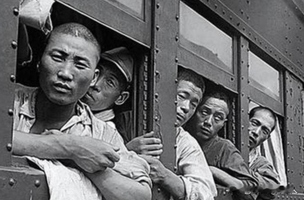 1945年，60万日军俘虏被押往西伯利亚，活下来的却只有40万，活下来的人后来哭