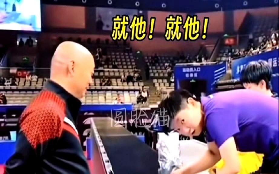 岳父把豆沙包塞他手里！“就这货”秒变女婿？到底怎么赢的？三年前，老杨