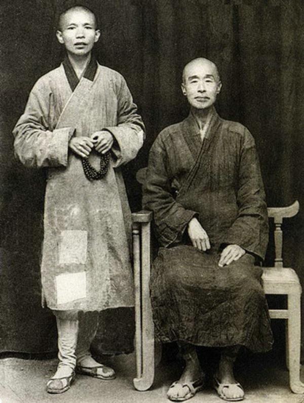1911年，李叔同回国后，在房间挂了一幅日本女子的裸体画，妻子俞氏每次看见都忍不