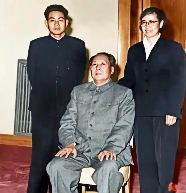 1970年，毛主席路过天津，想见见他曾经的警卫李银桥，谁知李此时却在监狱，毛主席