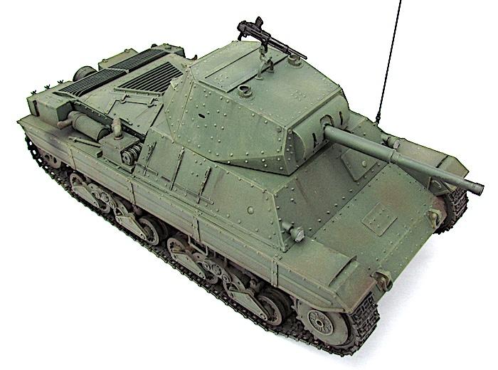 1940年，意大利开启P26/40项目。该项目参考苏联T-34的防护理念，