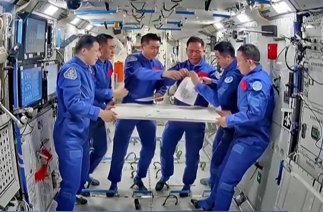 神舟二十号飞船返航突然按下暂停键！原定今晚的回家计划临时取消，官方确认飞船