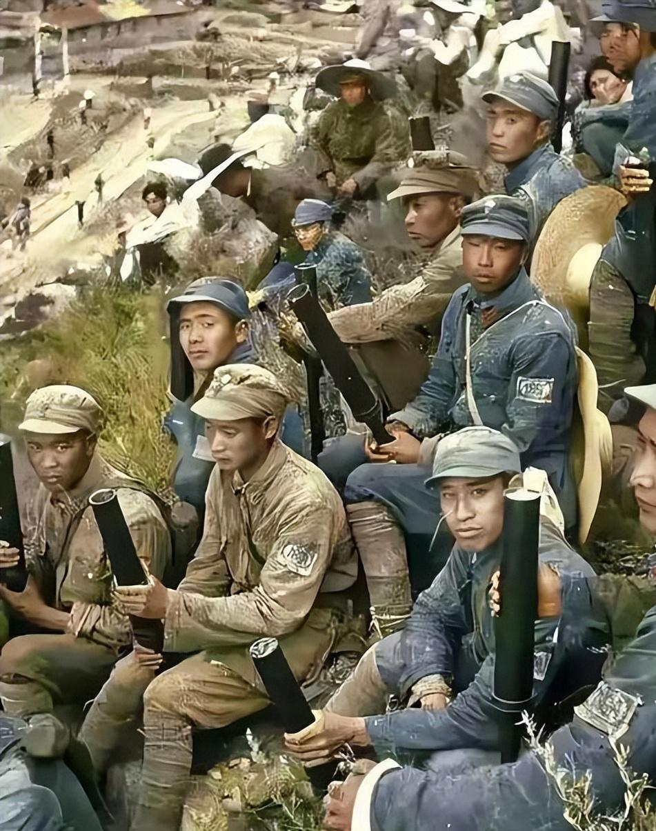 1940年，鬼子到白庄村扫荡，汉奸伪白狼突然对着家里的长工大喝一声：“站着干嘛，