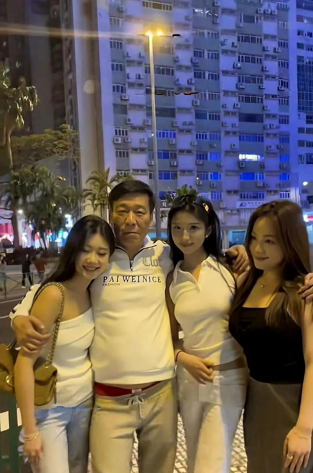 有钱就可以为所欲为，道德界行对他来说一切都无所谓。