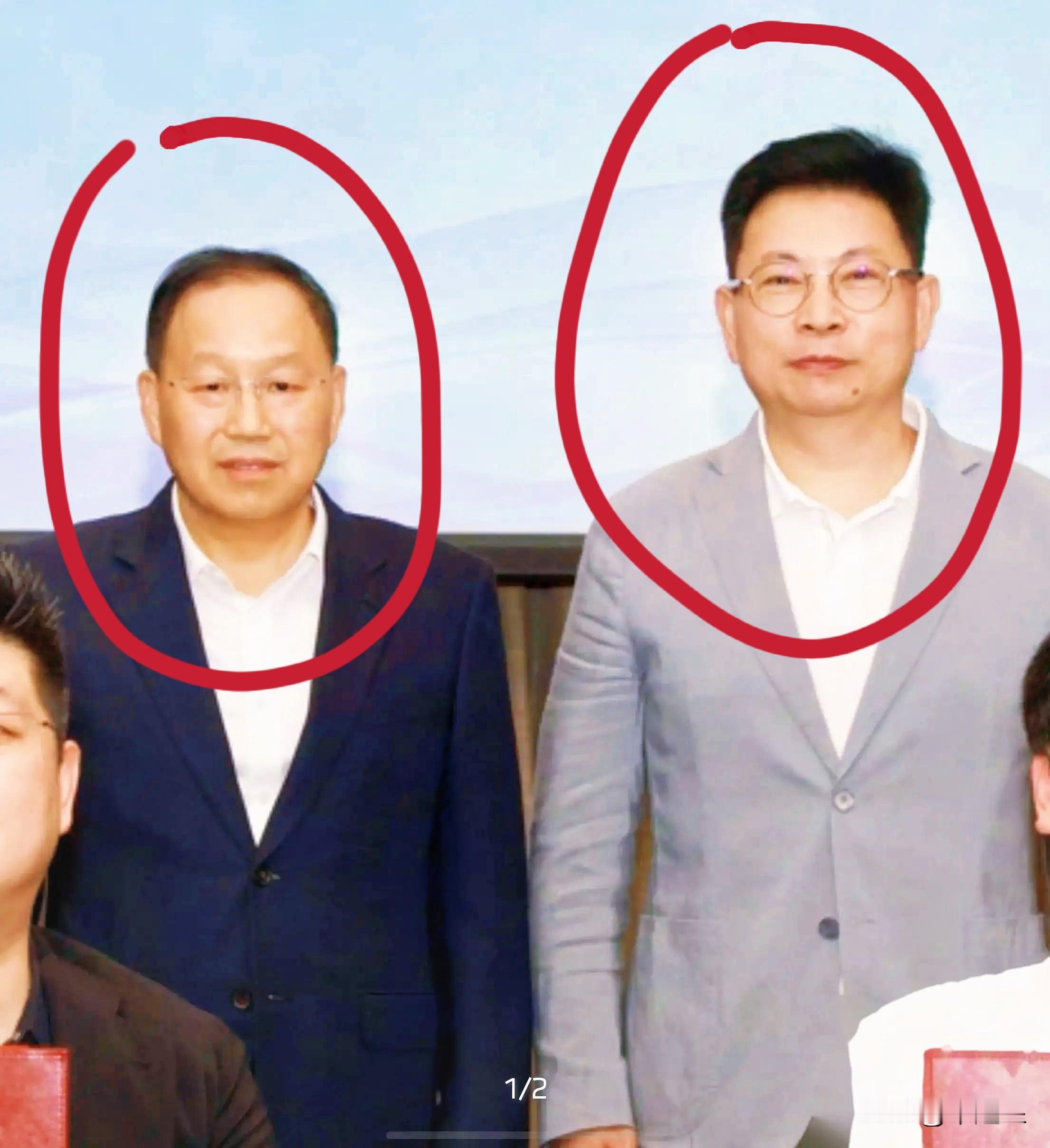 同样一场续约签约仪式，有人意气风发、神采昂扬，有人神色凝重、心事重重。华为与赛力斯官宣续约五年的名场