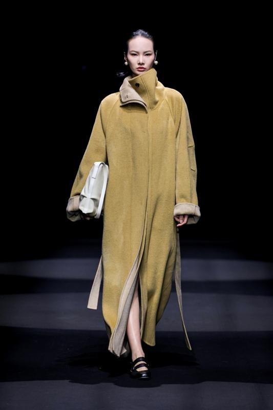 KIPMICSTYLE·陈巧萍2026春季中国国际时装周「栖野藏锦」系列，以青