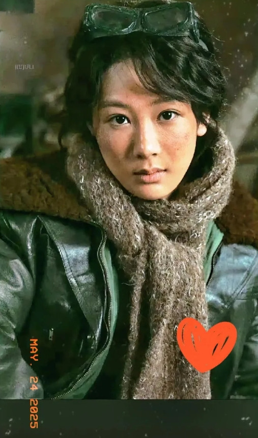 一觉醒来杨紫沉默了！网友说，杨紫32岁了，已经是个成熟的女人了，可在《
