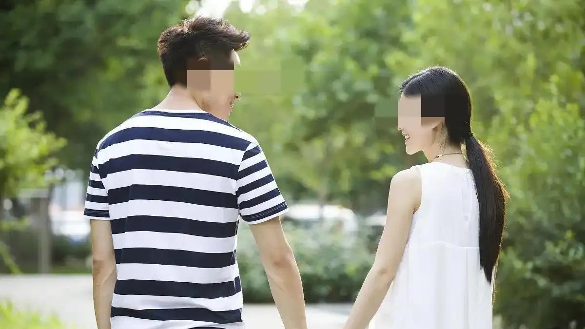 上海，19岁女孩在台球厅认识了大她8岁的男子，对方自称单身创业，两人迅速恋爱并同