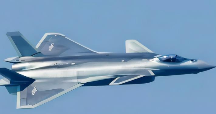 你说这事搞笑不搞笑，我们这边八架雄赳赳地出去遛弯儿，那边赶紧派F-15过来“数数