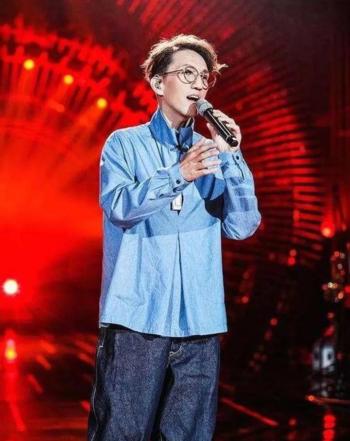 林志炫在《歌手2025》冲榜成功后发了长文，这可太有深度了！他说《太难唱了》是