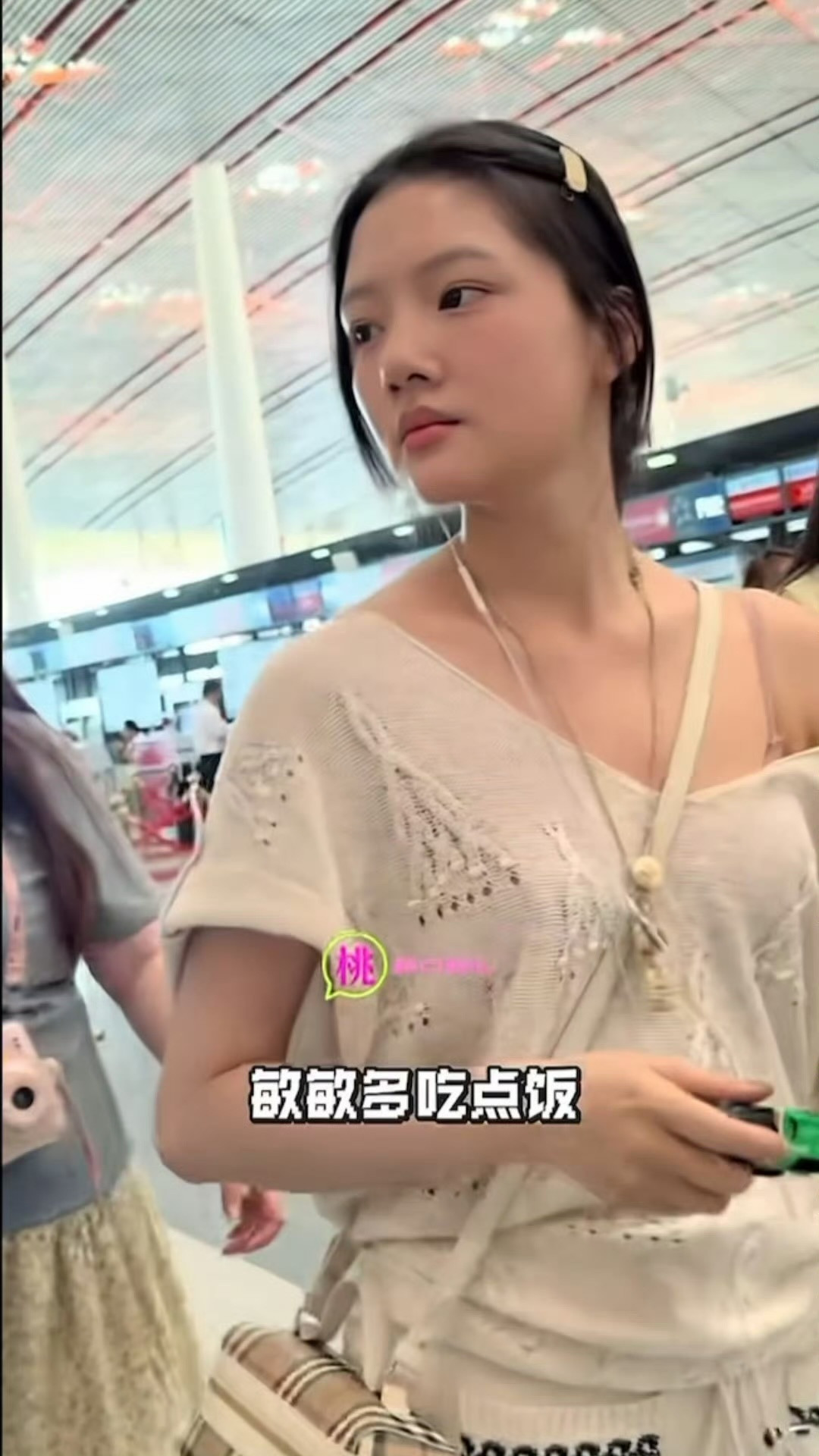 任敏真的蛮萌的吧“敏敏多吃点饭你太瘦了”“说反话被我发现了”