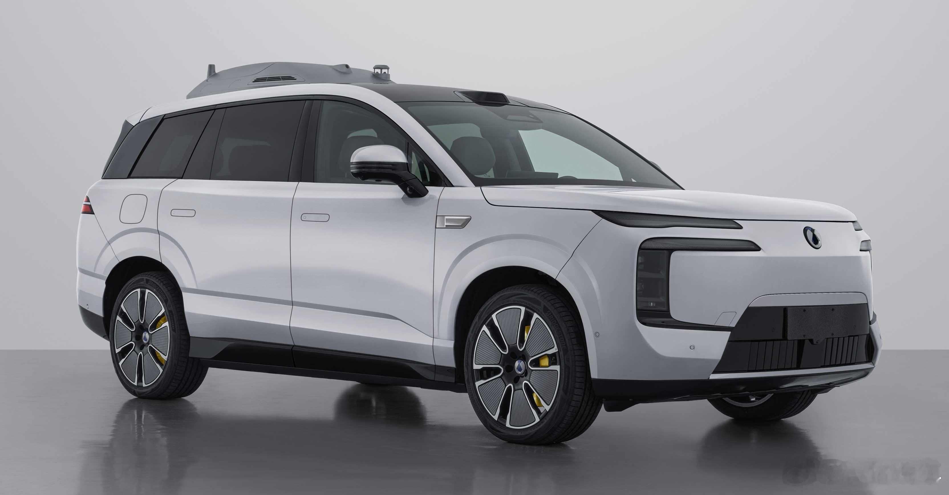 昨天工信部公布了腾势最新一款大型家庭旗舰 SUV 腾势n8l车长 5200mm