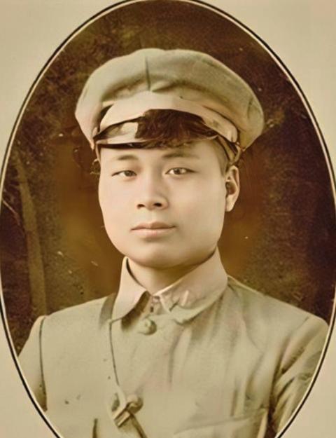 80年代末，邱行湘去台湾探亲，回国前，蒋纬国给了他一大笔钱，邱行湘却说：“我这