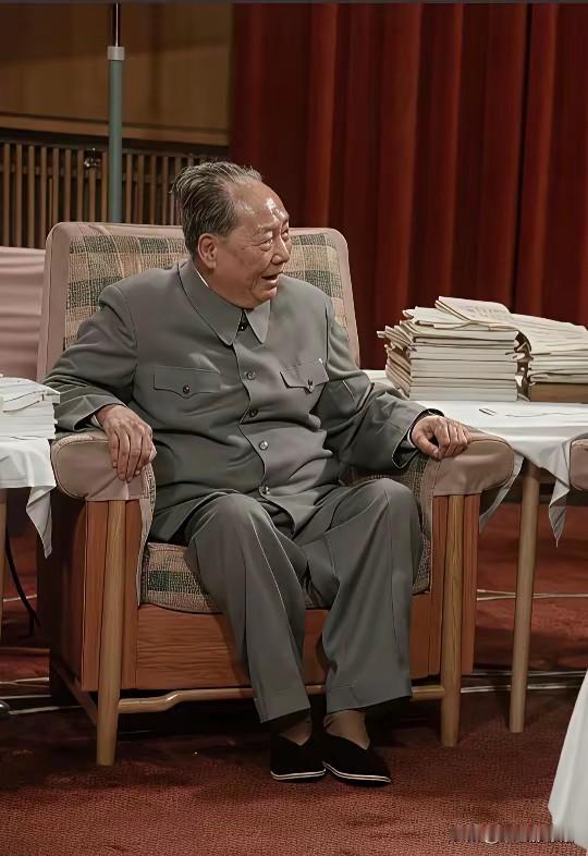 七一，致敬领袖毛主席，请为毛主席点赞[赞][赞][赞][赞]