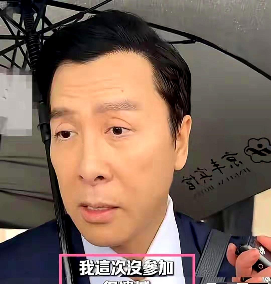 甄子丹当着全中国媒体的面认怂了。他连连摆手说，自己真打不过那帮铁疙瘩。你绝