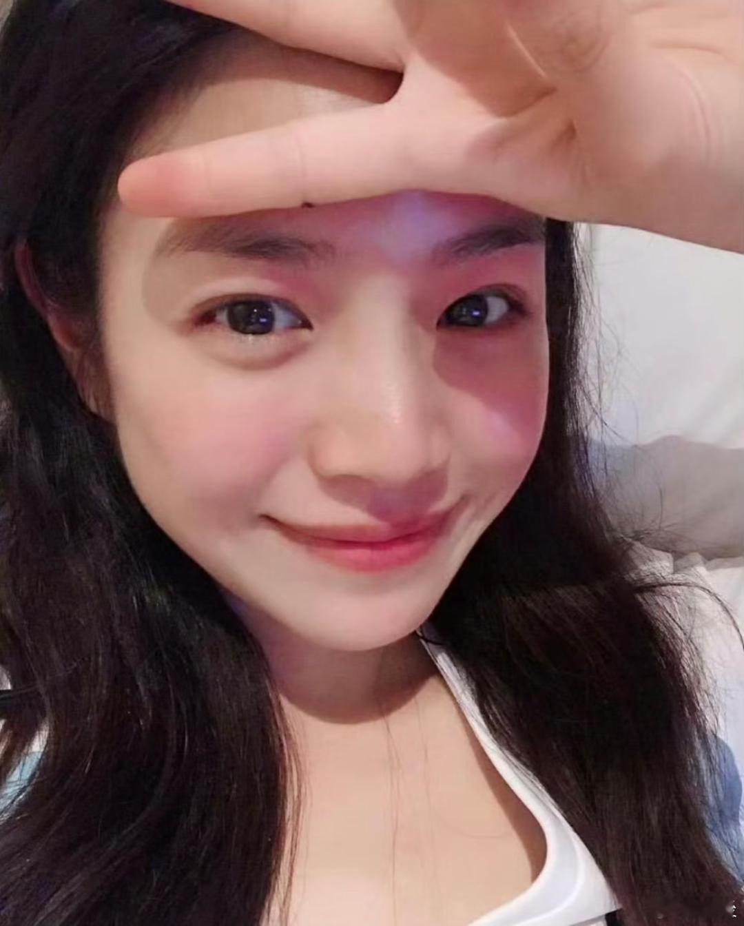 谁来懂一下陈妍希早期，颜值巅峰的时候没多多拍戏真是可惜了，那个时候她为了孩子回归