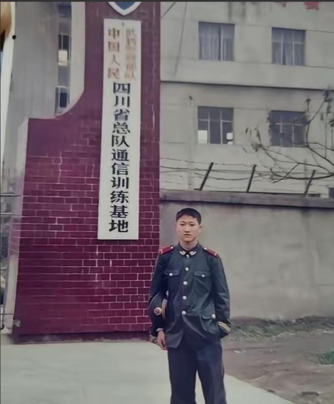 2006年，2名壮汉挟持一名18岁重庆土家族女孩。途中，女孩求助同车的武警战士。