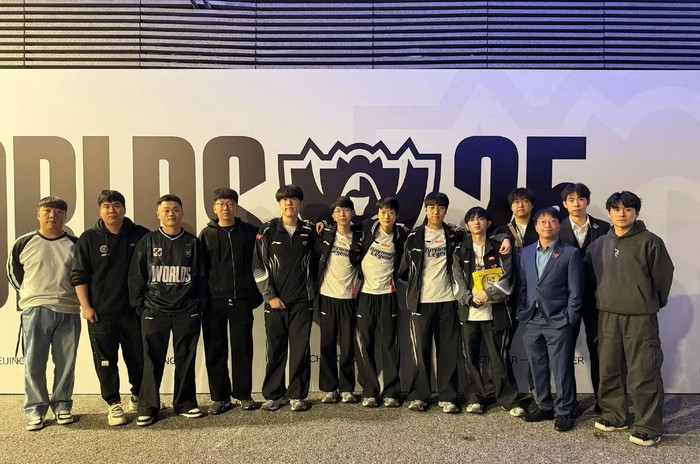 啊这Tabe早前还在和Shanks说明年一起努力! 今天就官宣离队