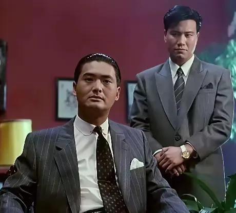 为啥总有人把万梓良和周润发放一块比？其实俩人压根不是一个路子的，各有各的起伏！