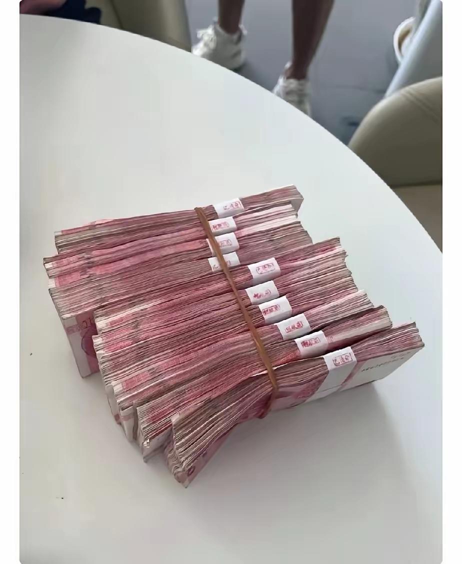 现在银行也开始卷起来了！​昨天我15万到期，本来想继续转存，结果发现一家银行三