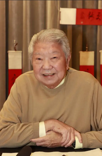 蔡澜走了，不是死于贫穷，也不是死于爱情，他死于岁月，死于疾病！在妻子方琼文去世
