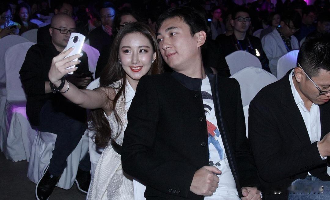 王思聪追女生真这么砸钱？见面先给五万打车费。最近刷到爆料说他追人套路固定。先