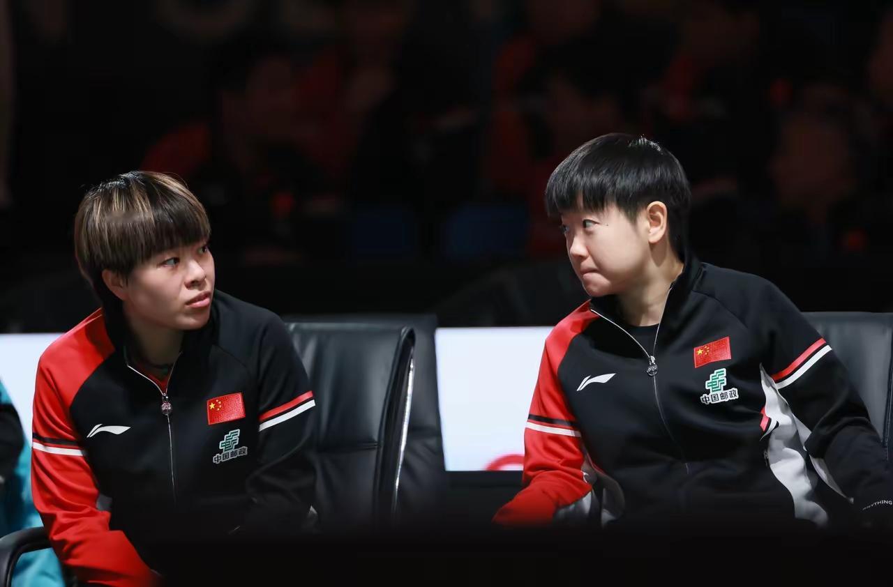 莎莎轮休，但并没有闲着！今天中韩混团大战，虽然莎莎轮休，但她在观战时一点也没有