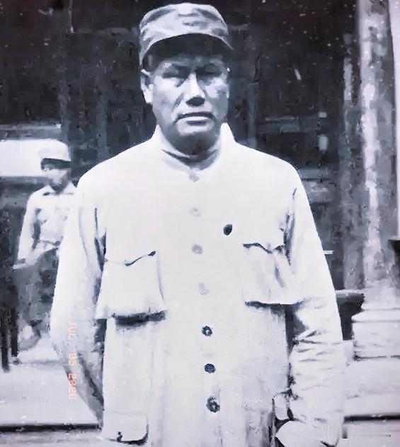 1939年，贺龙打算提拔老部下王尚荣担任旅长，毛主席突然反问："当年给八路军送4