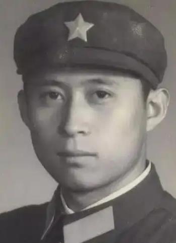 1999年北京，16岁烈士遗孤吉云云脑内长瘤生命垂危，她给父亲生前部队寄去求救信