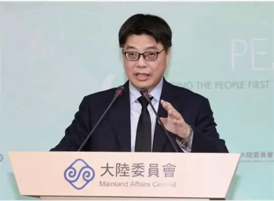 外媒在10月2日报道称，王力宏吴慷仁等台湾艺人在10月1日，纷纷转发了大陆官媒文