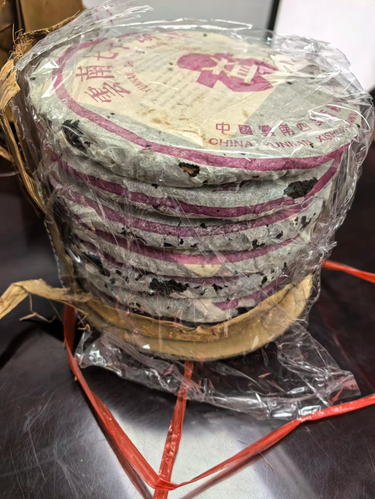 96玫瑰生，紫大益生茶，广东干仓标准。最近快过节了，最近96玫瑰、501勐海孔雀