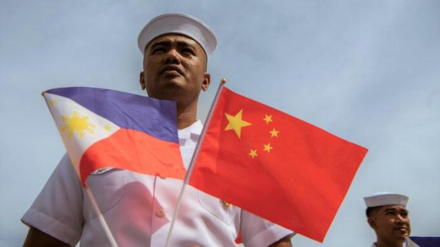 菲律宾这波操作完全越界、极其离谱！ 不再只是防中国军舰、海警、船艇。现在直接